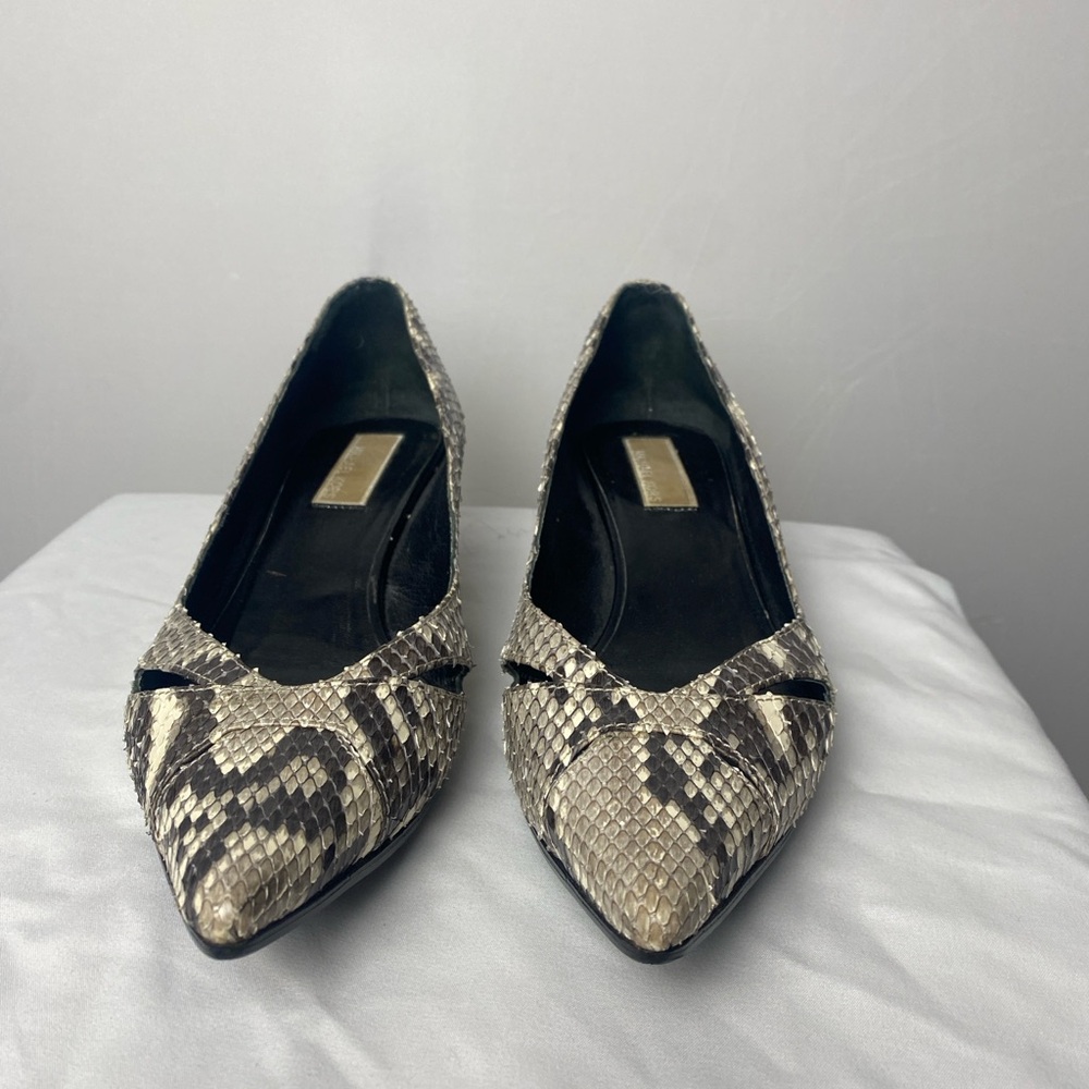 Michael Kors Snakeskin pointed toe shoes